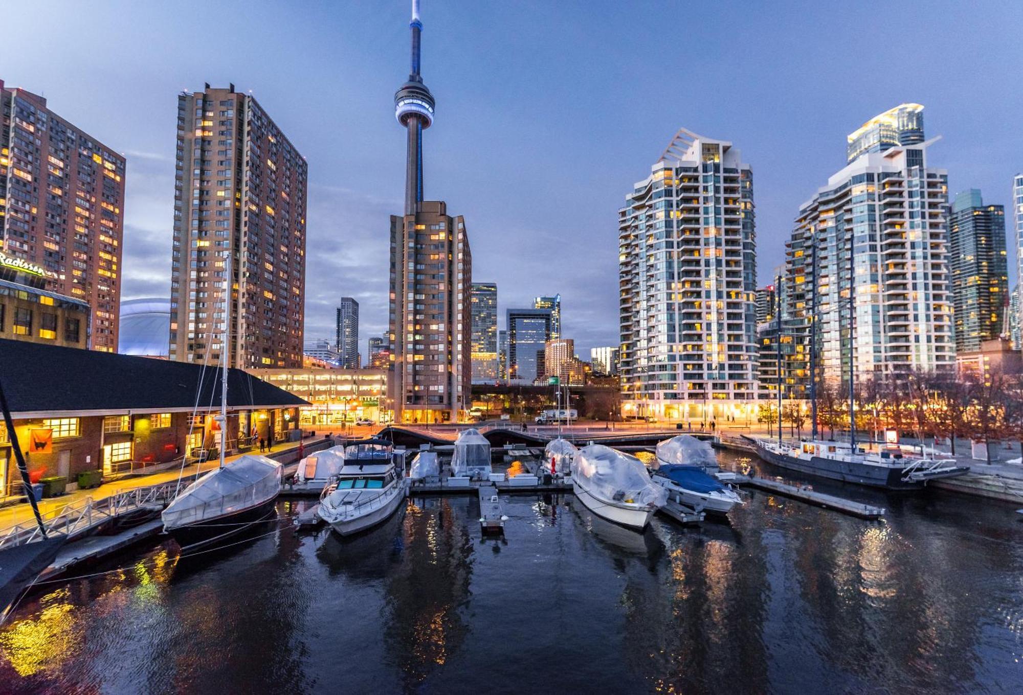 Intercontinental Toronto Centre By Ihg Hotel Екстериор снимка