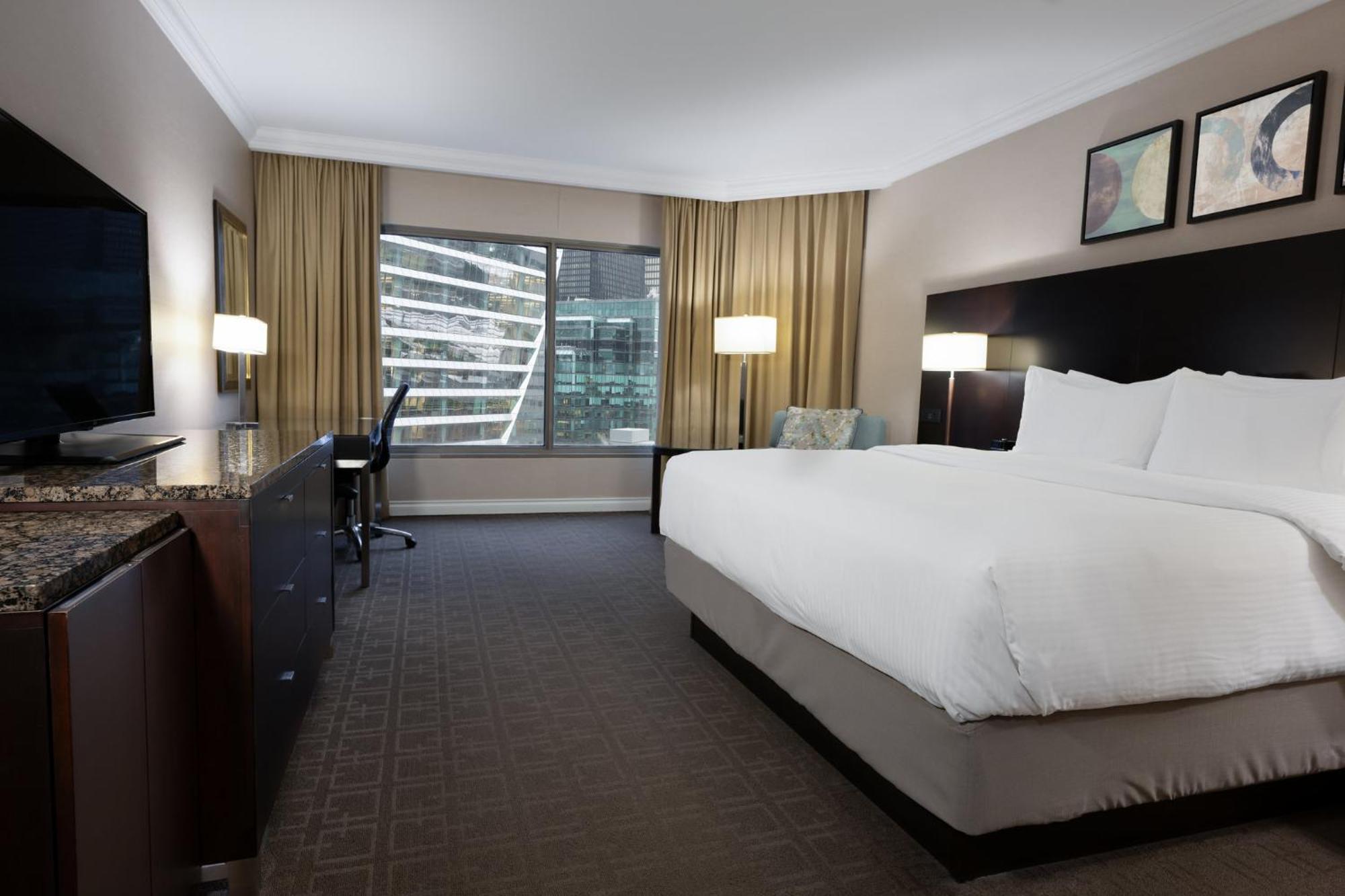 Intercontinental Toronto Centre By Ihg Hotel Екстериор снимка