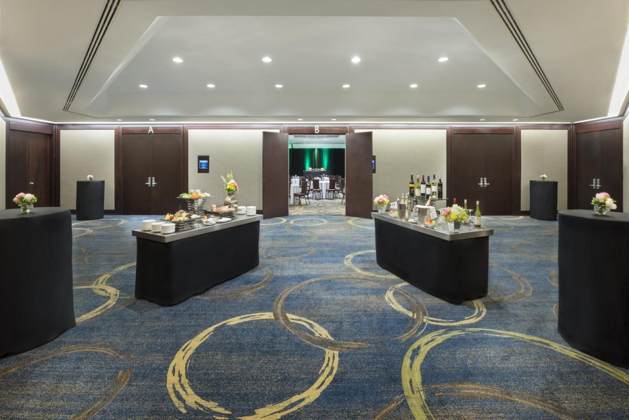 Intercontinental Toronto Centre By Ihg Hotel Екстериор снимка